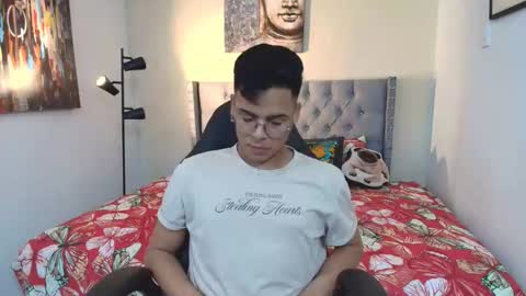 Snapshot of stewart_mateo_ chatting on November 15, 2:53 am stewart online show from November 15, 2:53 am