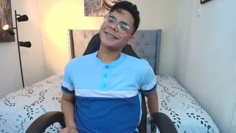 Snapshot of stewart_mateo_ chatting on November 20, 2:12 am stewart online show from November 20, 2:12 am