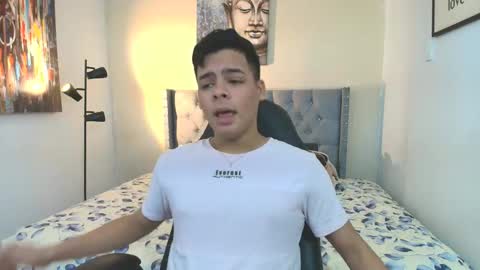 Snapshot of stewart_mateo_ chatting on November 25, 2:22 am stewart online show from November 25, 2:22 am