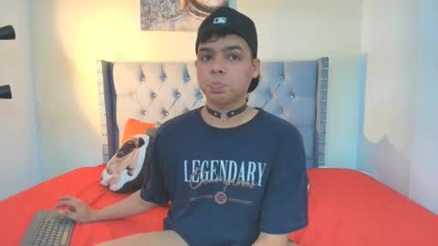 Snapshot of stewart_mateo_ chatting on November 26, 2:23 am stewart online show from November 26, 2:23 am