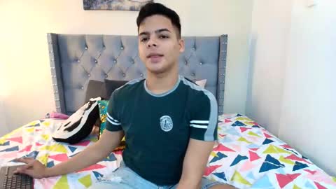 Snapshot of stewart_mateo_ chatting on December 2, 2:06 am stewart online show from December 2, 2:06 am