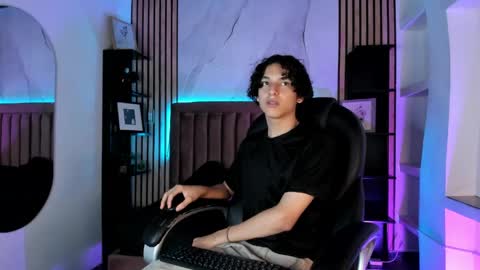 Sthepano  online show from June 7, 3:21 am