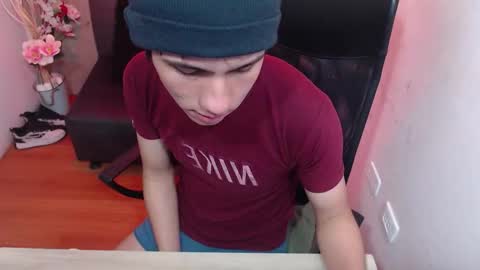 Snapshot of stich_23 chatting on February 9, 1:59 pm Stich online show from February 9, 1:59 pm