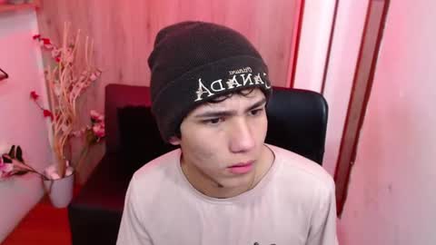 Snapshot of stich_23 chatting on February 14, 1:19 pm Stich online show from February 14, 1:19 pm