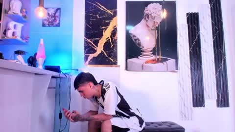 Snapshot of stiiveen_24cm chatting on February 20, 8:50 am Stiven brendan online show from February 20, 8:50 am