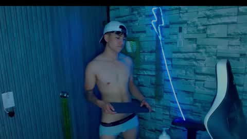 stiven leal online show from January 15, 9:07 pm