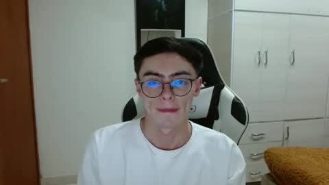 stiv_grant online show from January 26, 6:49 am