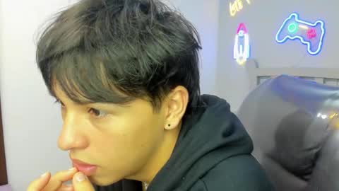 Stiwen online show from October 3, 1:08 pm