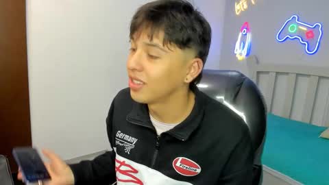 Stiwen online show from November 6, 2:51 pm