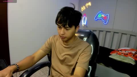 Stiwen online show from December 2, 12:32 pm