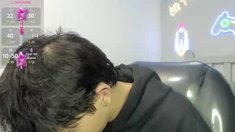 Stiwen online show from December 14, 1:05 pm