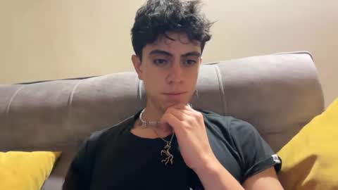 Snapshot of stolas_ying chatting on February 14, 1:13 am Stolas online show from February 14, 1:13 am