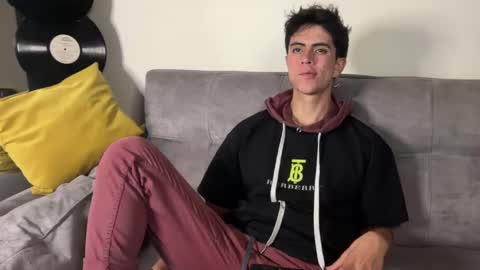 Snapshot of stolas_ying chatting on February 19, 12:06 am Stolas online show from February 19, 12:06 am