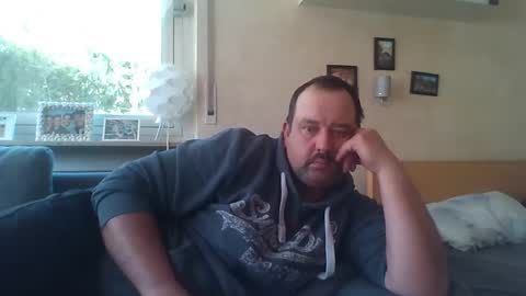 stoned1983 online show from April 21, 7:03 am