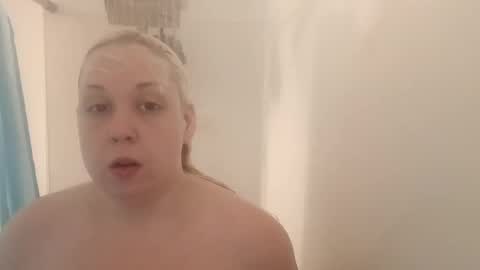 Snapshot of stoned2dabones666 chatting on September 16, 5:47 pm Haily online show from September 16, 5:47 pm