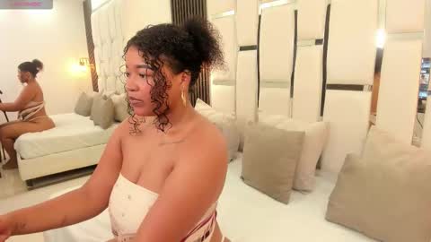 Stormy online show from November 26, 2:34 am