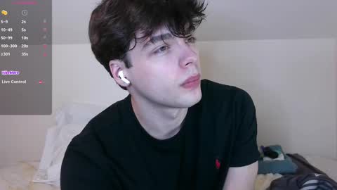 Snapshot of str11111 chatting on March 3, 1:53 am str11111 online show from March 3, 1:53 am