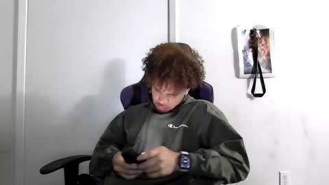 Snapshot of str8dj chatting on November 19, 2:55 am Dj online show from November 19, 2:55 am