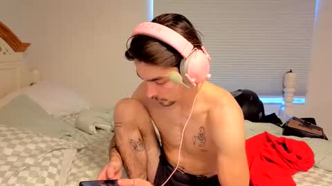 str8whiteboy21 online show from November 16, 8:25 pm