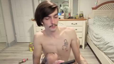 str8whiteboy21 online show from December 2, 6:30 am