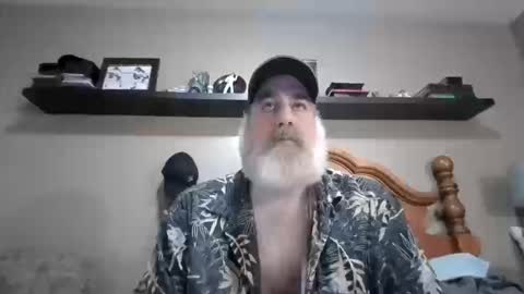 Snapshot of straightbear4you chatting on October 14, 5:30 am Straightbear4you online show from October 14, 5:30 am