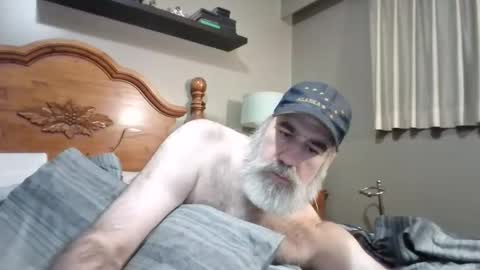 Snapshot of straightbear4you chatting on November 17, 11:49 am Straightbear4you online show from November 17, 11:49 am