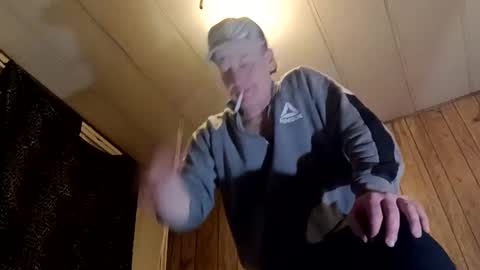 Snapshot of straighttoy chatting on February 26, 8:04 am straighttoy online show from February 26, 8:04 am