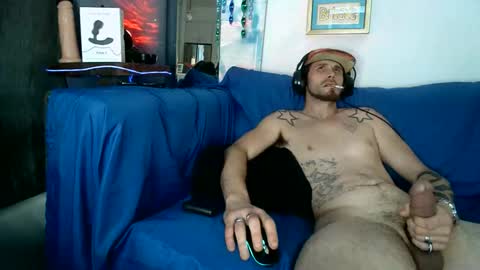 straitpipermann22 online show from November 29, 8:34 pm