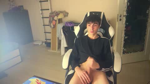 Ray online show from December 19, 1:40 pm