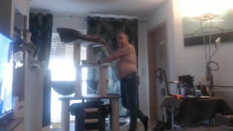 Snapshot of stranger1966 chatting on October 26, 7:03 am Stranger online show from October 26, 7:03 am