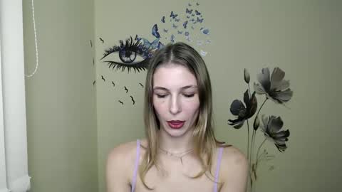 Snapshot of stranger_giirl chatting on December 3, 4:39 pm Amalia online show from December 3, 4:39 pm