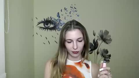 Snapshot of stranger_giirl chatting on December 8, 4:18 pm Amalia online show from December 8, 4:18 pm