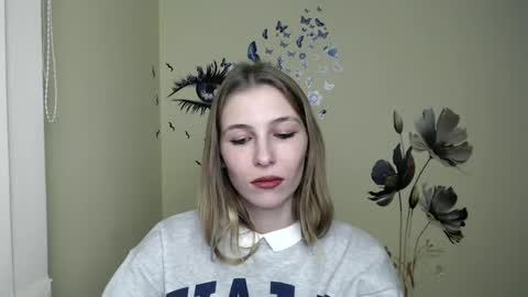 Snapshot of stranger_giirl chatting on December 14, 3:18 am Amalia online show from December 14, 3:18 am