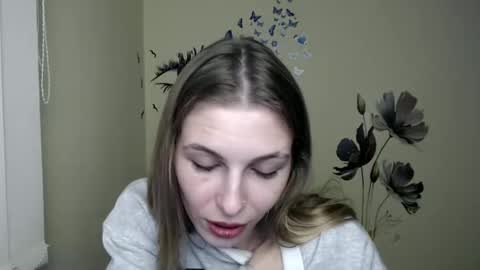 Snapshot of stranger_giirl chatting on December 14, 6:24 am Amalia online show from December 14, 6:24 am