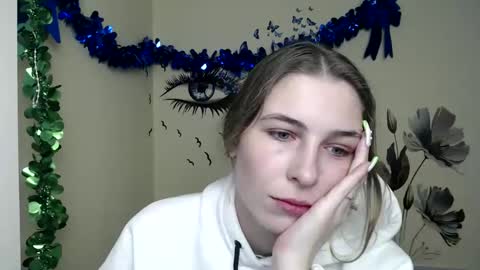 Snapshot of stranger_giirl chatting on December 25, 7:14 am Amalia online show from December 25, 7:14 am