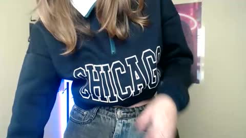 Snapshot of stranger_giirl chatting on October 25, 6:10 am Amalia online show from October 25, 6:10 am