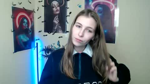 Snapshot of stranger_giirl chatting on October 28, 7:12 am Amalia online show from October 28, 7:12 am