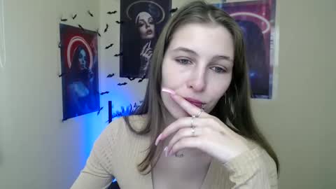 Snapshot of stranger_giirl chatting on November 21, 7:29 am Amalia online show from November 21, 7:29 am