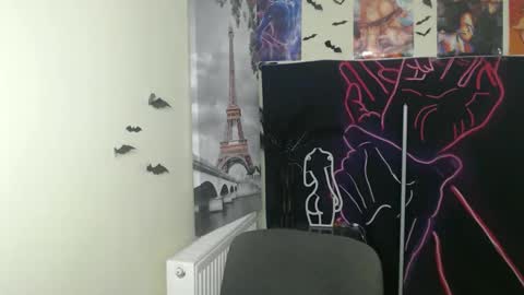 Snapshot of stranger_giirl chatting on November 22, 7:18 am Amalia online show from November 22, 7:18 am