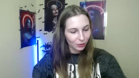 Snapshot of stranger_giirl chatting on December 15, 1:37 pm Amalia online show from December 15, 1:37 pm