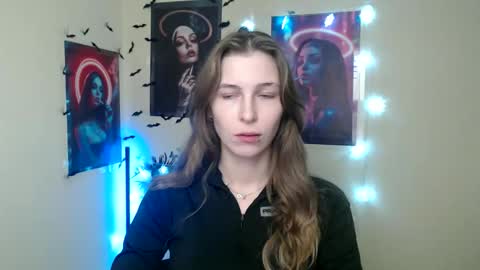 Snapshot of stranger_giirl chatting on December 17, 7:03 am Amalia online show from December 17, 7:03 am