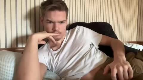 Snapshot of stratman301 chatting on January 29, 2:53 pm stratman301 online show from January 29, 2:53 pm