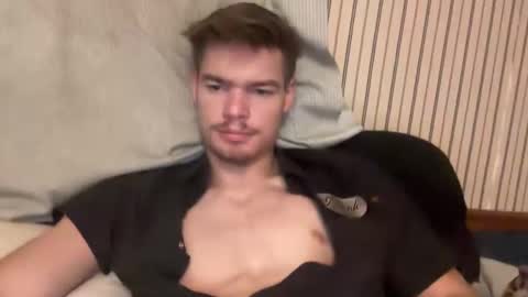 Snapshot of stratman301 chatting on November 18, 12:49 am stratman301 online show from November 18, 12:49 am