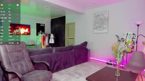 Laura online show from October 26, 2:12 pm