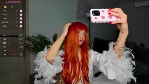 Laura online show from November 26, 4:24 am