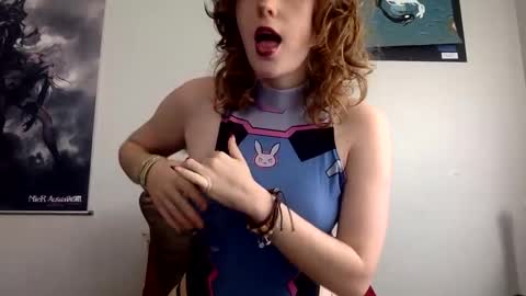 Snapshot of strawb3rrymilkk chatting on October 1, 7:09 pm strawb3rrymilkk online show from October 1, 7:09 pm