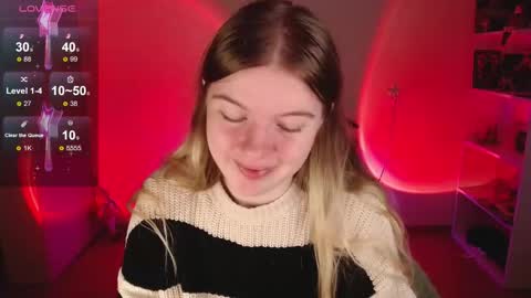 Snapshot of strawberry_juli chatting on September 17, 7:21 am Juli online show from September 17, 7:21 am