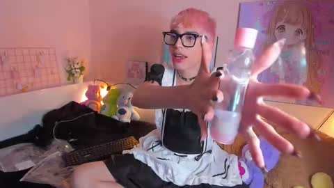 Snapshot of strawberry_kitty_ chatting on November 6, 11:26 pm strawberry_kitty_ online show from November 6, 11:26 pm