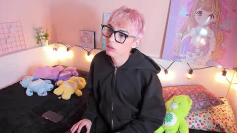 Snapshot of strawberry_kitty_ chatting on November 17, 3:56 am strawberry_kitty_ online show from November 17, 3:56 am