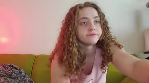 Snapshot of strawberrylotsacake chatting on September 28, 2:33 pm Strawberrylotsacake online show from September 28, 2:33 pm